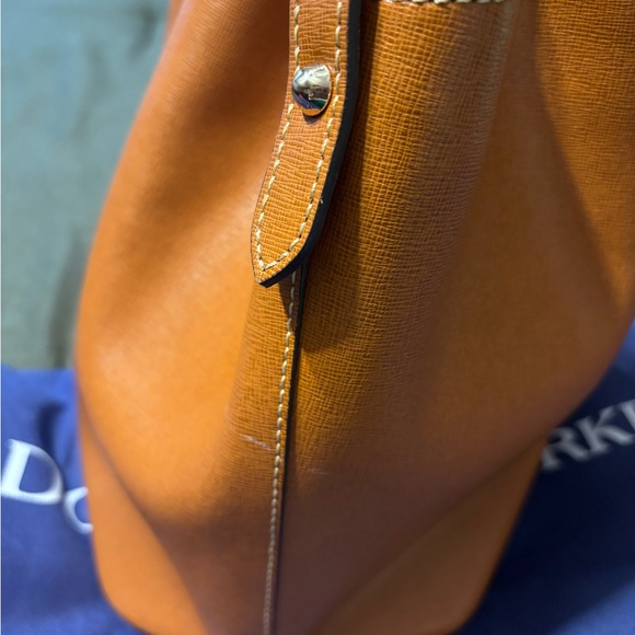 Dooney & Bourke handbag, Saffiano Large Barlow Satchel - Natural - Picture 8 of 10